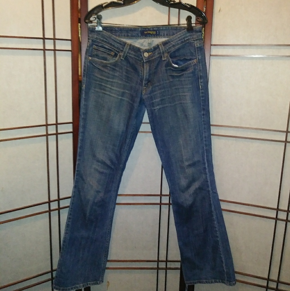 Levi's 524 jeans "too super low"  9 Medium